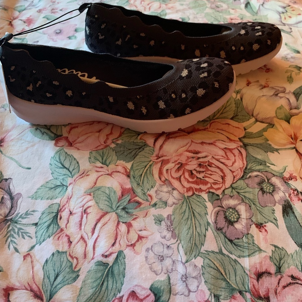 Women's Black and White Slip-On Shoes - Picture 5 of 14